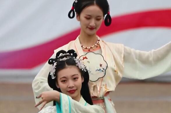 如何讓“國(guó)風(fēng)”吹向世界？媒體大咖熱議